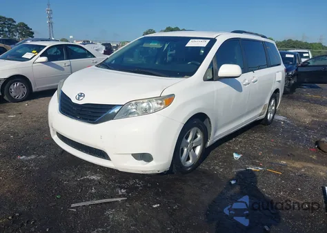 2011 Toyota Sienna Le from USA, damaged, VIN 5TDKK3DC4BS172735